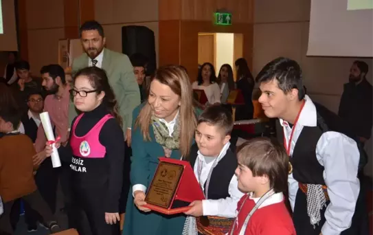 Özel Sporcular İçin Ödül Töreni