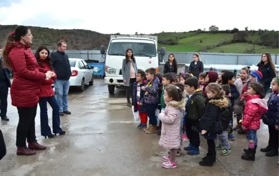 Biga'da Minik Öğrenciler Geri Dönüşüm Tesisini Gezdi