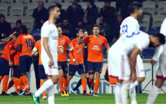 Medipol Başakşehir - Kardemir Karabükspor (Canlı)