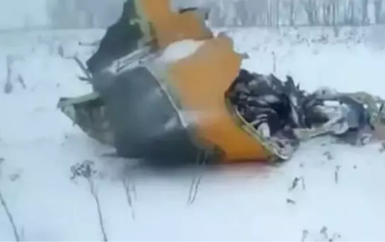 Rusya'da 71 Kişiyi Taşıyan Uçak Düştü, İlk Görüntüler Geldi