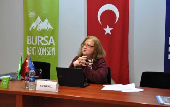 Gençler Yeni Medyayı Dinledi