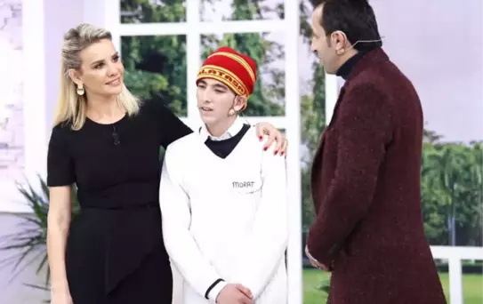 Esra Erol, 'Kitaplar Yakılmasın' Diyen Murat Sökük'ün Eğitim Masraflarını Üstlendi