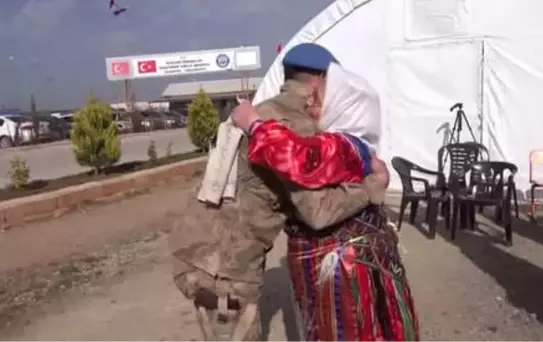 Şehit Şerife Bacı'nın Torunları Mehmetçik'in Yanında