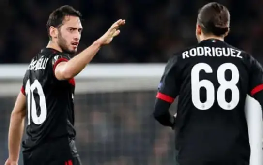 Hakan Çalhanoğlu, Arsenal Maçı Hakemine Patladı: Bunu Unutmayacağım