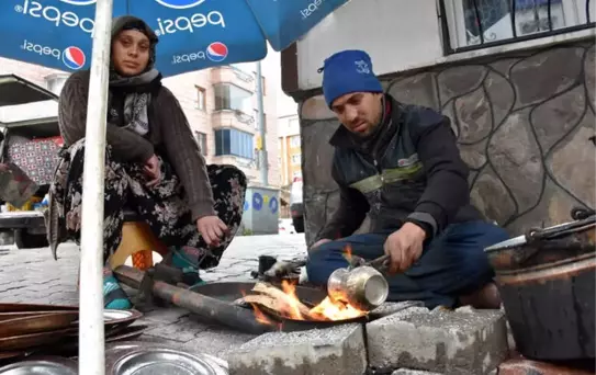 Şehir Şehir Dolaşarak Ekmeklerini Kazanıyorlar