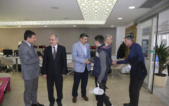 Beykoz Belediye Çalışanları Miraç Gecesi İçin Kandilleşti