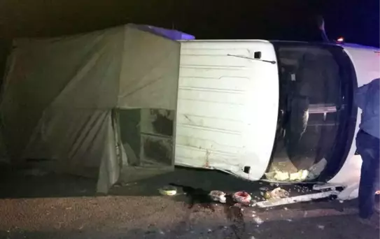 Kütahya'da Elektrik Panosu Yüklü Kamyonet Devrildi: 1 Ölü, 2 Yaralı
