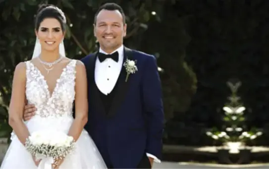 Ali Sunal ve Nazlı Kurbanzade Düğün Sonrası İlk Kez Kameralara Poz Verdi