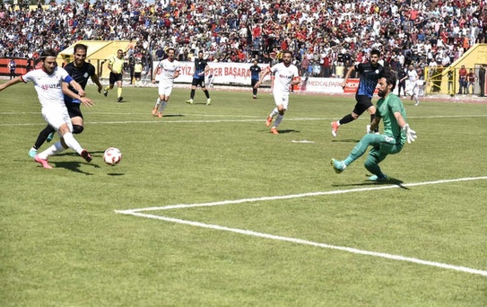 Tff 3. Lig, Utaş Uşakspor: 1 - Şanlıurfa Karaköprü Belediyespor: 0