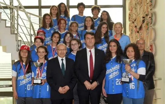 Softbolda Bursa'nın Gururu Oldular