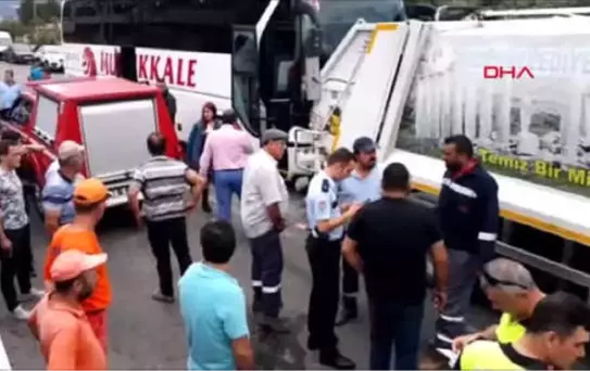 Muğla Yolcu Otobüsü Işıklarda Bekleyen Çöp Kamyonuna Çarptı: 9 Yaralı