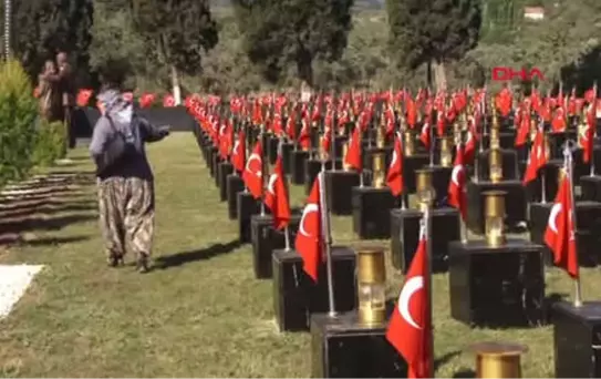 Manisa-Anneler, Acının Yıl Dönümünde Maden Şehitlerinin Mezarında
