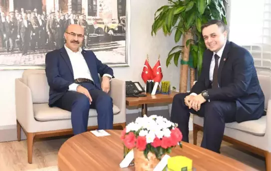 Şehit Serhat Sığınak'ın Ağabeyi ve Silah Arkadaşları, Vali Demirtaş'ı Ziyaret Etti