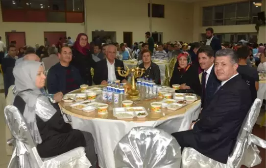 AK Parti'li Özkan, Yetim Dostlarıyla İftarda Buluştu
