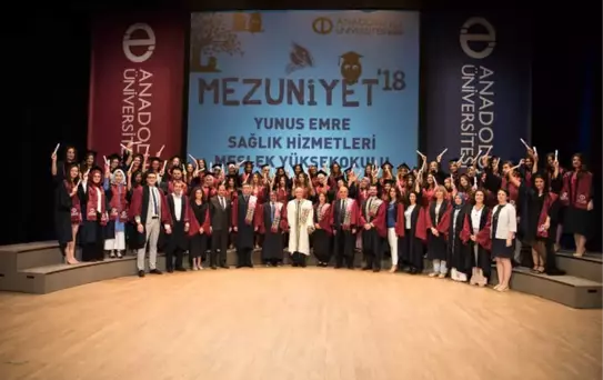 Anadolu Üniversitesi Mezunlarını Uğurluyor