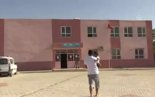 Türkiye Sandık Başında - Yöresel Kıyafetleri ile Oy Kullanmaya Gelen Vatandaşlar