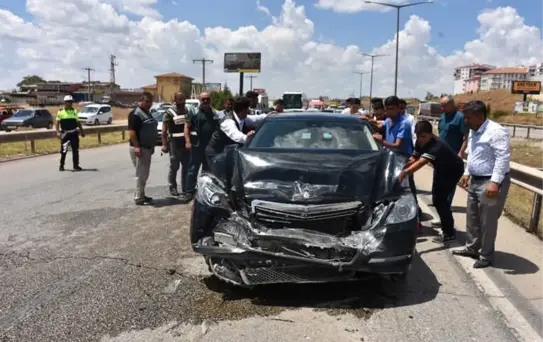 Düğün Konvoyunda Zincirleme Kaza: 8 Yaralı