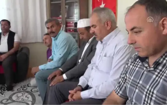 Şehit Nurcan Karakaya ile Bebeği Bedirhan'ın Mezarına Ziyaretçi Akını