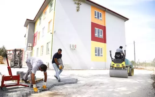 Döşemealtı Belediyesi'nden Yeni Eğitim Yılı Öncesi Okullara Bakım