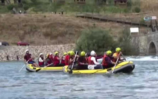 Muş'ta 'Su Sporları Şenliği' Düzenlendi
