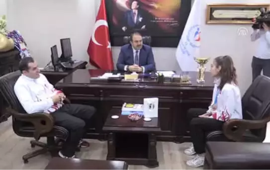 Genç Boksörler Gelecek İçin Umut Verdi