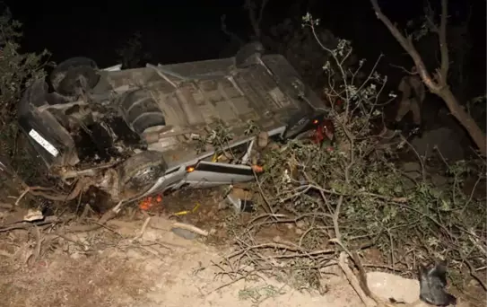 Nemrut Dağı'ndan Dönen Turist Kafilesi Kaza Yaptı: 16 Yaralı