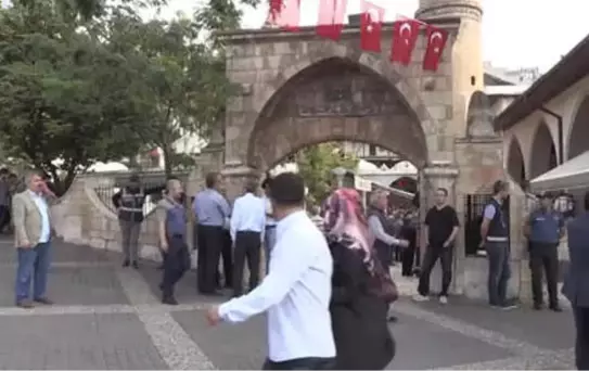 Türk Edebiyatının 'Beyaz Kartal'I Son Yolculuğuna Uğurlandı