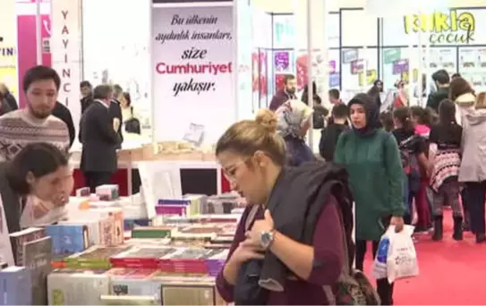 Çocuk Kitabı Yazarları '37. Uluslararası İstanbul Kitap Fuarı'Nda (1)