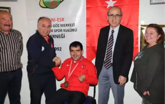 İlk Kez Milli Formayı Giydi, Dünya Birincisi Oldu