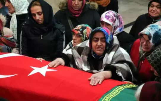 Maden Ocağındaki Patlamada Ölen 3 İşçi Toprağa Verildi; Babasıyla Aynı Kaderi Paylaştı