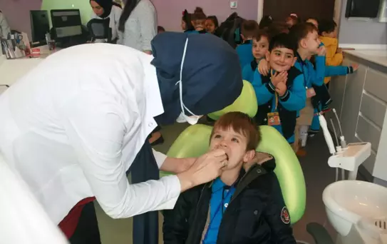 Minikler Diş Sağlığını Hayat'ta Öğrendi