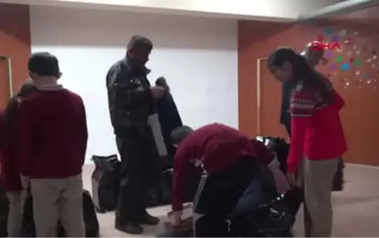 Niğde Şikayetçi Olduğu Komşusuyla, 20 Öğrenciye Mont ve Bot Alması Karşılığında Uzlaştı