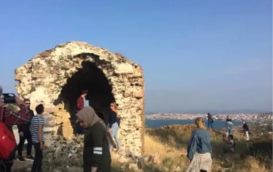 Üniversiteliler, Defineci Tahribatını Yerinde Tespit Etti