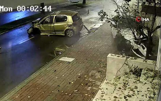 Antalya'da Feci Kazada İnanılmaz Kurtuluş...kaza Anları Kamerada