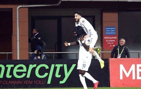 Kartal Şokta: İlk Yarıda 2 Gol