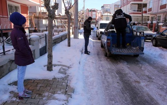 Baba ve Kızı Silahlı Saldırıdan Yara Almadan Kurtuldu