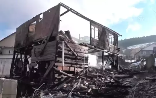 6 Kişilik Aile Yangından Son Anda Kurtuldu - Düzce