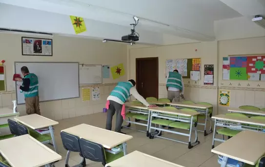 Hükümlüler Okul Temizliği ve Tamirat Yaptı