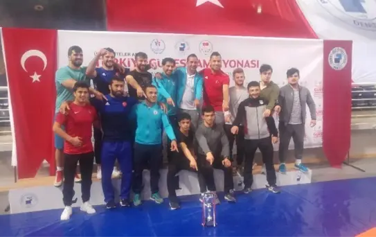 Türkiye Güreş Şampiyonası'nda Bartın Üniversitesi'ne 18 Madalya