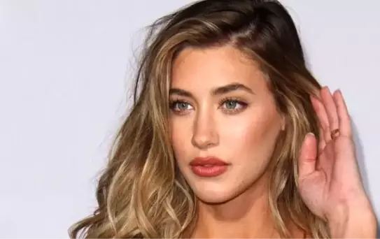 Dünyaca Ünlü Model Türk İş Adamına Aşkını İlan Etti