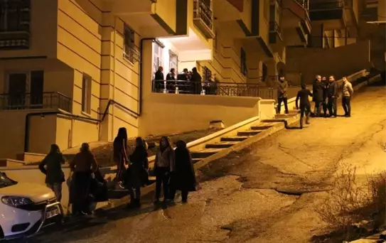 Tartıştığı Babasını Boğazından Bıçaklayarak Öldürdü