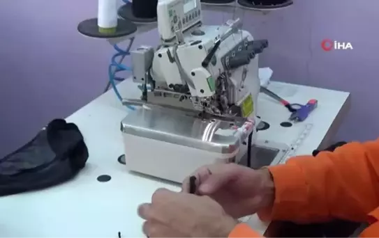 Cezaevinde Mahkumlar, Atölyelerde Hem Meslek Öğreniyor Hem Para Kazanıyor
