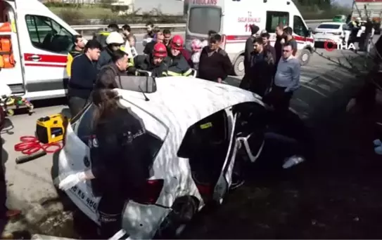 Tem'de Yasak Dönüş Kaza Getirdi: 7 Yaralı