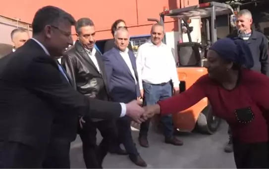 Bakan Varank 'Kampüs Taksi' ile Öğrenci Taşıdı