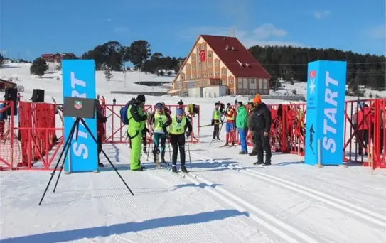 Ağrılı Kayakçılar Yine Zirvede