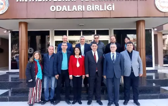 Oktay'dan Büyükşehir Adaylarına Çağrı Açıklaması