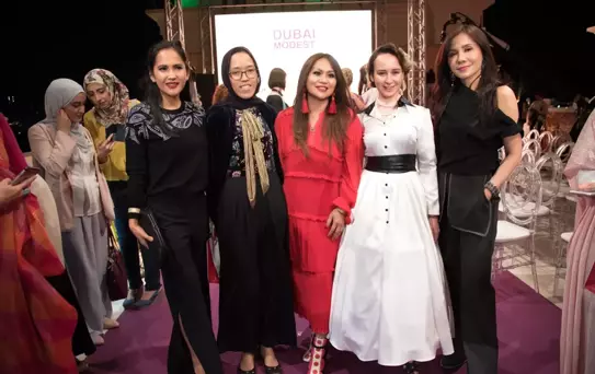 Dubai Modest Fashion Week'te Görsel Şölen