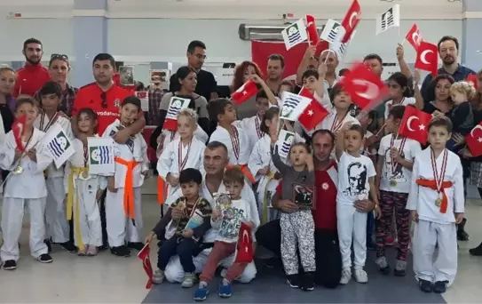 Foça'lı Sporcuların Terfi Sevinci