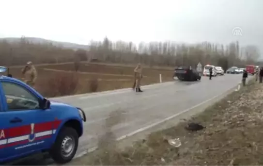 Otomobil Devrildi: 4 Yaralı