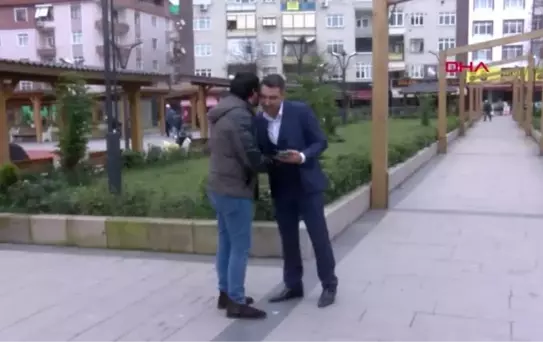 Kocaeli Çaycı Başkan Adayı Çay Dağıtıp, Oy İstedi